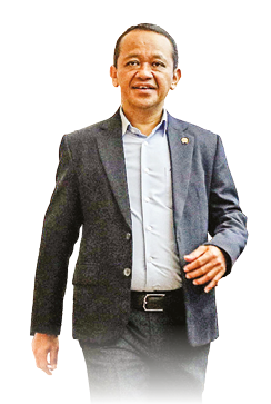 JIBI/Bisnis/Eusebio Chrysnamurti RAKER KEMENTERIAN ESDM DENGAN KOMISI XII Menteri ESDM Bahlil Lahadalia bersiap mengikuti rapat kerja dengan Komisi XII DPR RI di Kompleks Parlemen, Senayan, Jakarta, Senin (14/7/2025). Rapat tersebut membahas mengenai penetapan RKA-K/L dan RKP Tahun Anggaran 2026 serta pembahasan laporan keuangan pemerintah pusat APBN Tahun Anggaran 2024. 